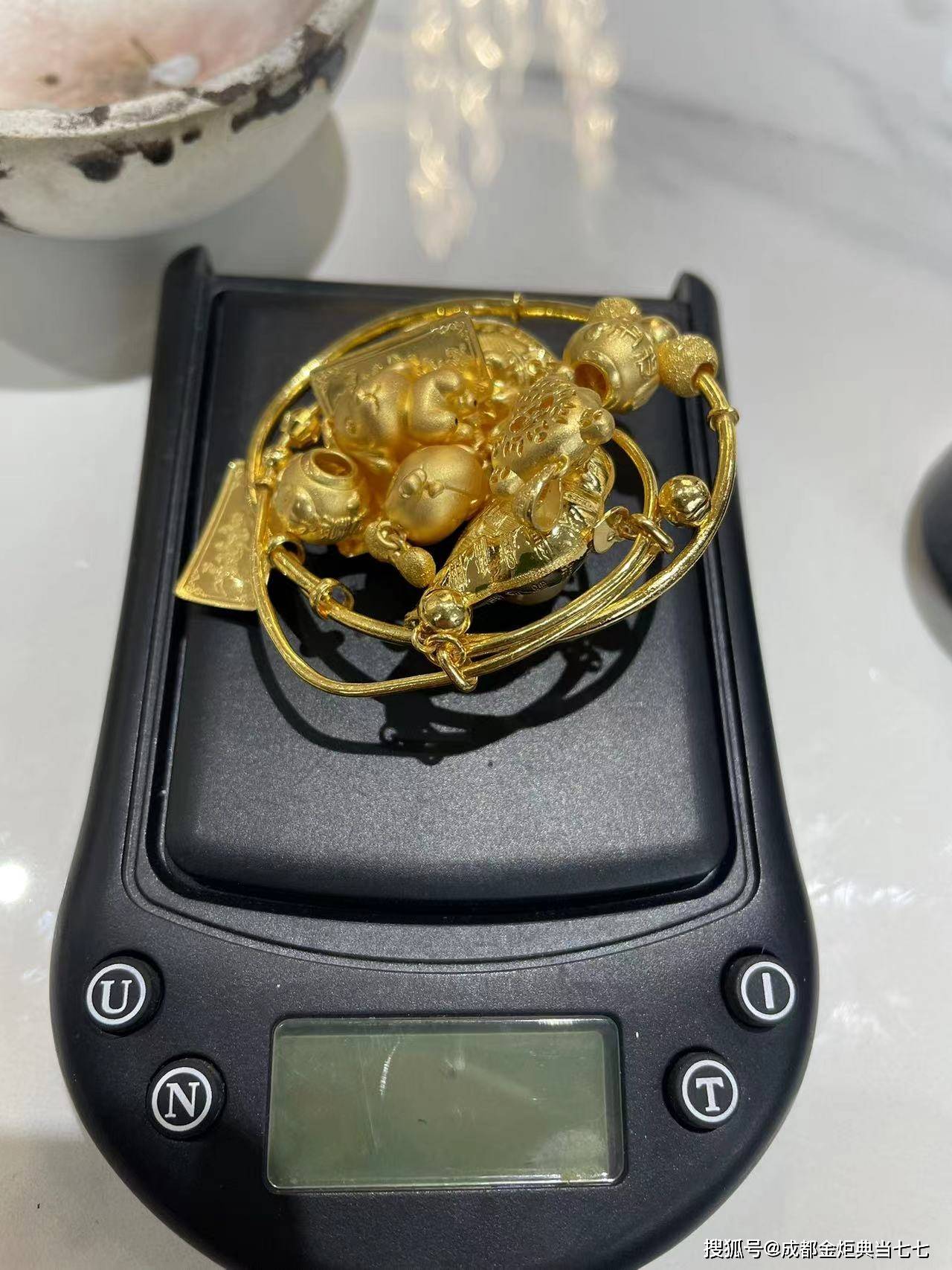 淮南最新24小时上门回收金价方法分析(最方便真实的淮南24小时上门回收黄金方法)